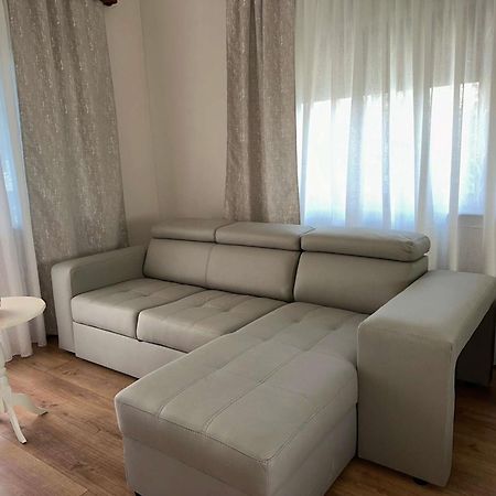 Guest House Pulake Berat Exterior foto
